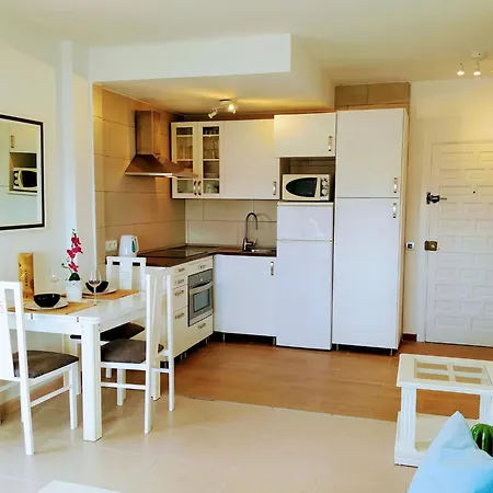 Deluxe Sea View & Large Terrace 贝纳尔马德纳